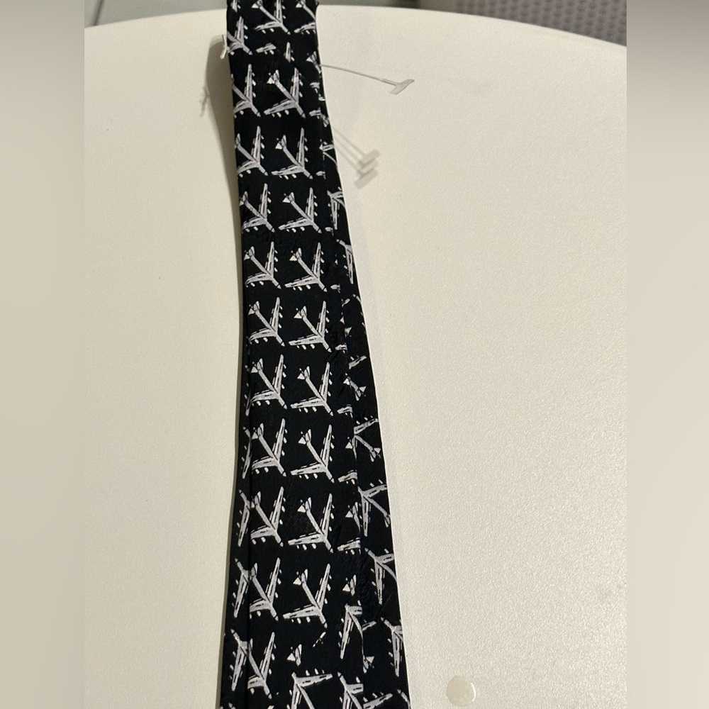 Nicole Miller Silk Tie 1997 Airplane Print Black White Vintage Novelty Hand Sewn - Picture 5 of 5